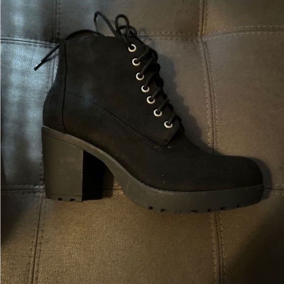 Black sued boots - Picture 1 of 1